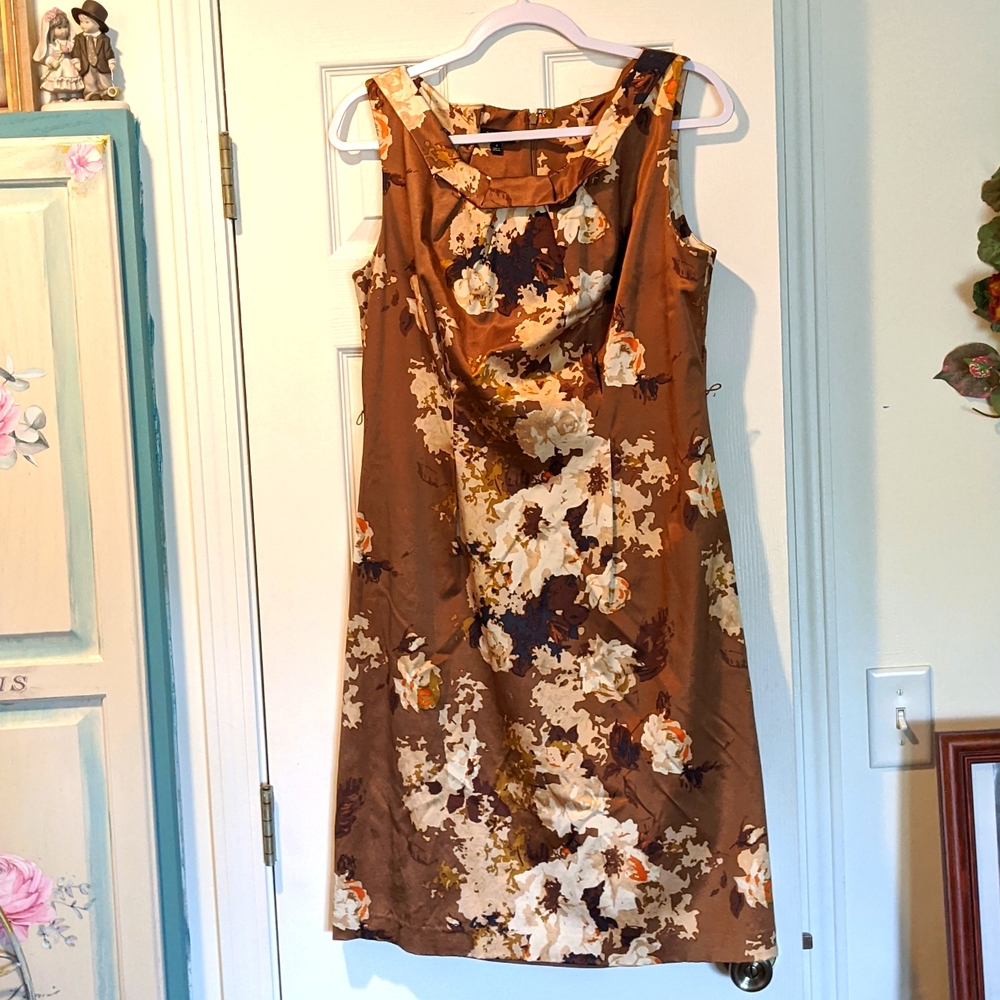 Elegant Formal Floral Silk Dress - Picture 1 of 4